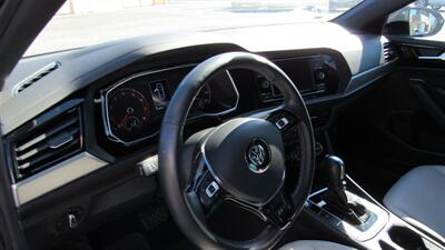 2021 Volkswagen Jetta R-Line   - Photo 8 - Downey, CA 90241
