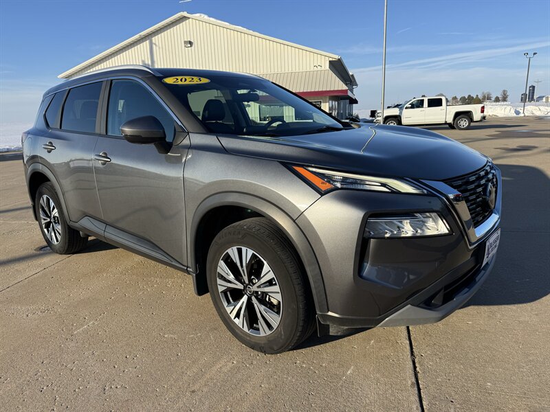 2023 Nissan Rogue SV Premium Pkg AWD  AWD - Photo 1 - Lone Tree, IA 52755