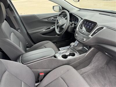 2024 Chevrolet Malibu LT   - Photo 17 - Lone Tree, IA 52755