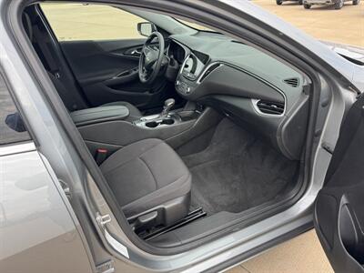 2024 Chevrolet Malibu LT   - Photo 19 - Lone Tree, IA 52755