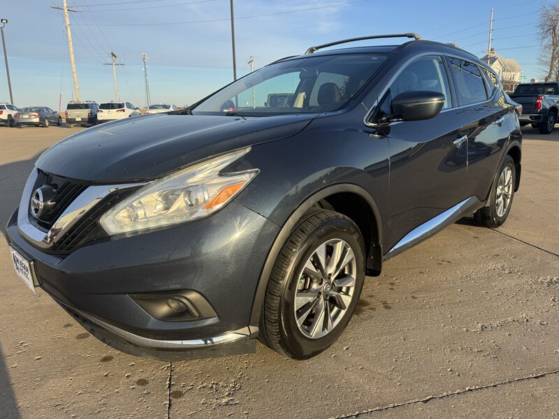 2017 Nissan Murano SV   - Photo 1 - Lone Tree, IA 52755