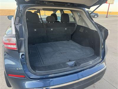 2017 Nissan Murano SV - Photo 16 - Lone Tree, IA 52755