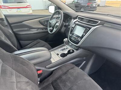 2017 Nissan Murano SV - Photo 14 - Lone Tree, IA 52755