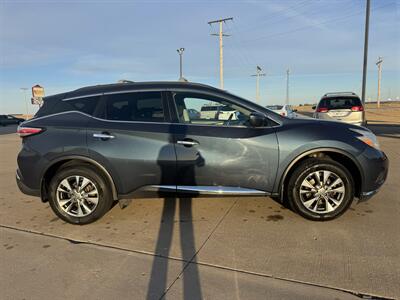 2017 Nissan Murano SV - Photo 4 - Lone Tree, IA 52755