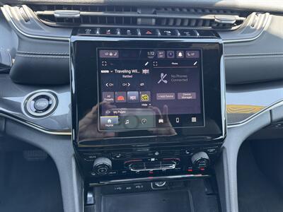 2022 Jeep Grand Cherokee L Altitude 4x4  4x4 - Photo 11 - Lone Tree, IA 52755