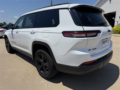 2022 Jeep Grand Cherokee L Altitude 4x4  4x4 - Photo 6 - Lone Tree, IA 52755