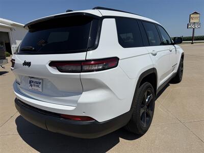 2022 Jeep Grand Cherokee L Altitude 4x4  4x4 - Photo 5 - Lone Tree, IA 52755