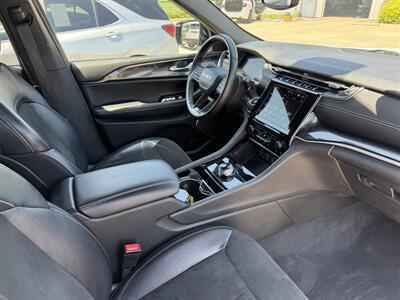 2022 Jeep Grand Cherokee L Altitude 4x4  4x4 - Photo 17 - Lone Tree, IA 52755