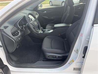 2023 Chevrolet Malibu LT   - Photo 8 - Lone Tree, IA 52755
