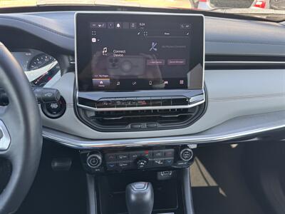 2022 Jeep Compass Limited  4x4 - Photo 11 - Lone Tree, IA 52755