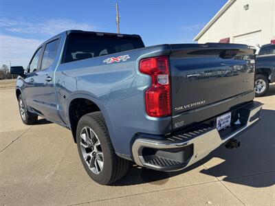 2024 Chevrolet Silverado 1500 LT Crew 4x4  Crew Cab 4x4 - Photo 4 - Lone Tree, IA 52755