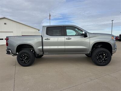 2025 Chevrolet Silverado 1500 LT Crew 4x4  6 " Rough Country Lift - Photo 3 - Lone Tree, IA 52755