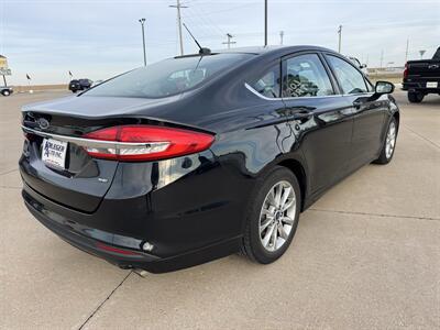 2017 Ford Fusion SE - Photo 5 - Lone Tree, IA 52755