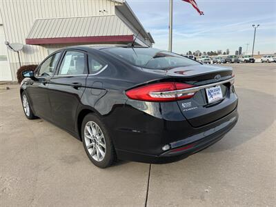 2017 Ford Fusion SE - Photo 6 - Lone Tree, IA 52755