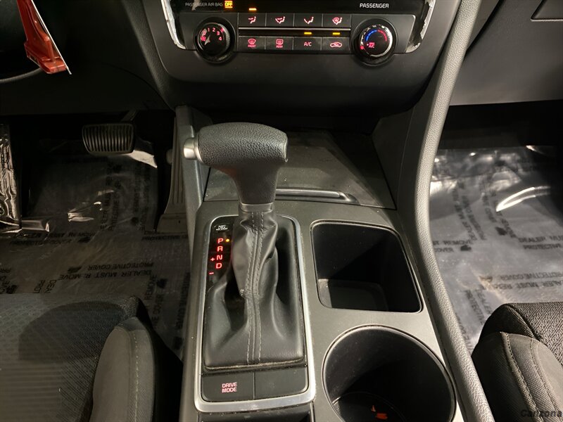 2016 Kia Optima LX - Photo 14 - Mesa, AZ 85201