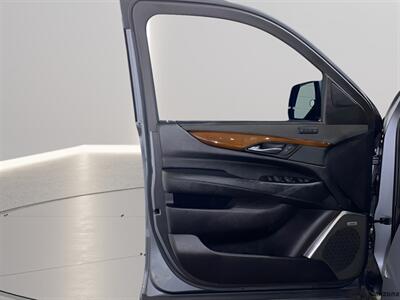 2020 Cadillac Escalade Luxury   - Photo 9 - Mesa, AZ 85201