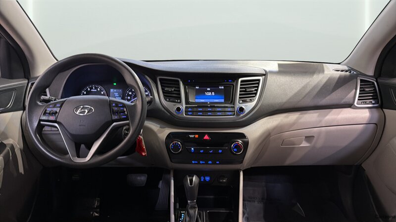 2016 Hyundai TUCSON SE - Photo 14 - Mesa, AZ 85201