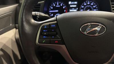 2017 Hyundai ELANTRA Limited   - Photo 27 - Mesa, AZ 85201
