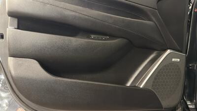 2016 Cadillac Escalade ESV Luxury   - Photo 21 - Mesa, AZ 85201