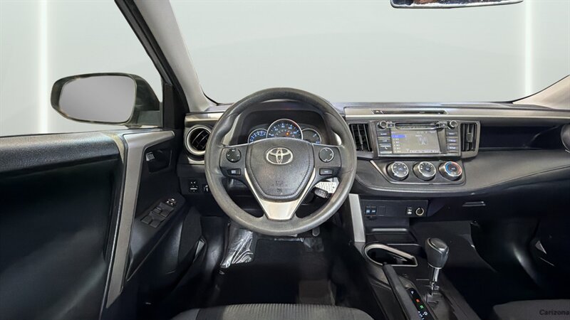2016 Toyota RAV4 LE - Photo 16 - Mesa, AZ 85201