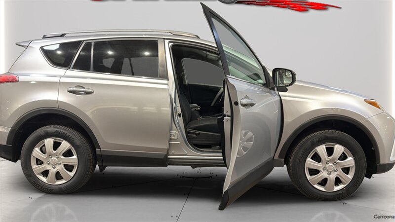 2016 Toyota RAV4 LE - Photo 17 - Mesa, AZ 85201
