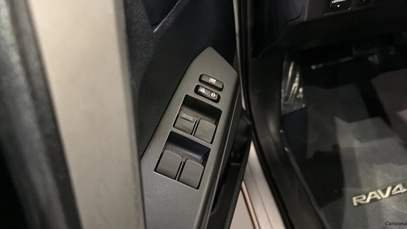 2016 Toyota RAV4 LE - Photo 19 - Mesa, AZ 85201