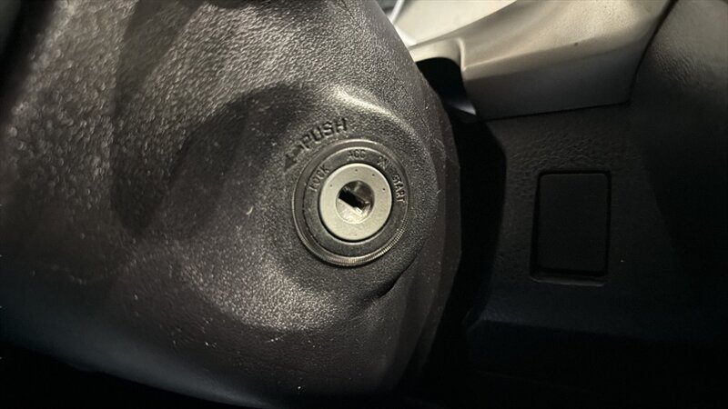 2016 Toyota RAV4 LE - Photo 24 - Mesa, AZ 85201