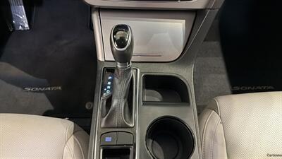 2017 Hyundai SONATA Hybrid Limited   - Photo 23 - Mesa, AZ 85201