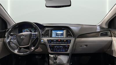 2017 Hyundai SONATA Hybrid Limited   - Photo 14 - Mesa, AZ 85201