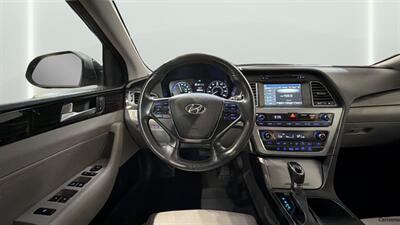 2017 Hyundai SONATA Hybrid Limited   - Photo 16 - Mesa, AZ 85201