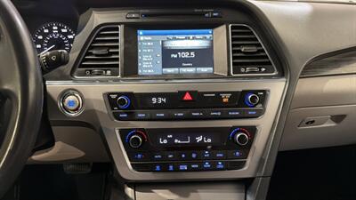 2017 Hyundai SONATA Hybrid Limited   - Photo 15 - Mesa, AZ 85201