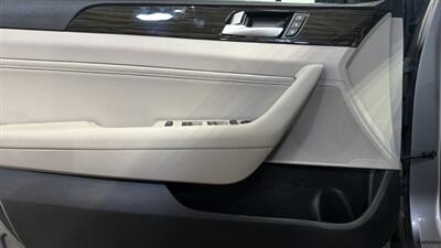 2017 Hyundai SONATA Hybrid Limited   - Photo 21 - Mesa, AZ 85201