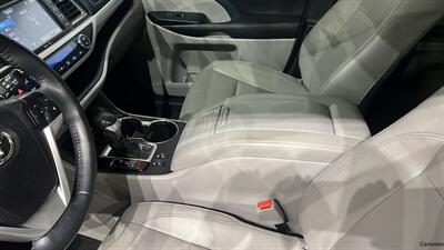 2015 Toyota Highlander XLE V6 - Photo 26 - Mesa, AZ 85201
