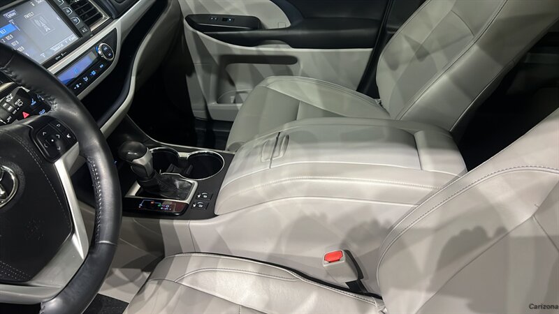 2015 Toyota Highlander XLE V6 - Photo 26 - Mesa, AZ 85201