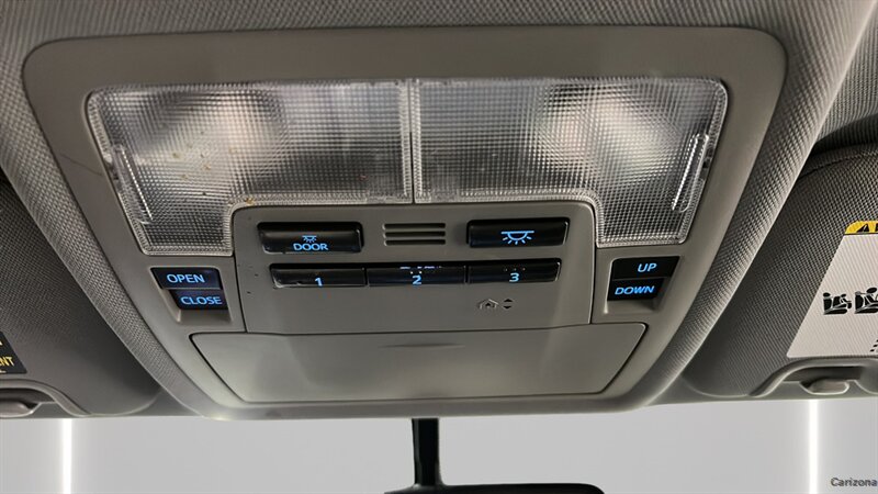 2015 Toyota Highlander XLE V6 - Photo 18 - Mesa, AZ 85201