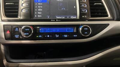 2015 Toyota Highlander XLE V6 - Photo 28 - Mesa, AZ 85201