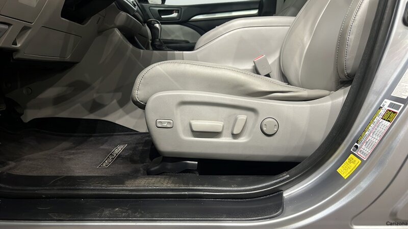 2015 Toyota Highlander XLE V6 - Photo 20 - Mesa, AZ 85201