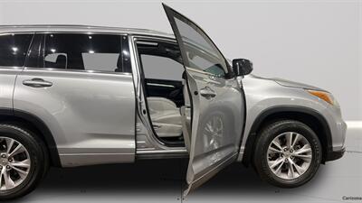2015 Toyota Highlander XLE V6 - Photo 17 - Mesa, AZ 85201