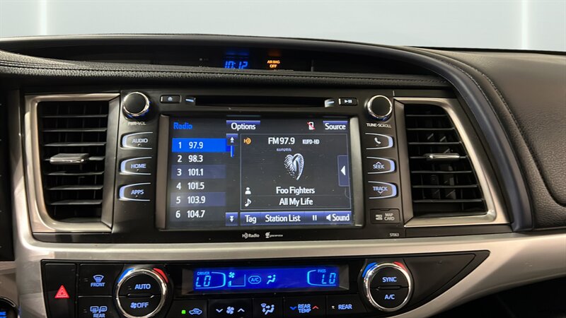 2015 Toyota Highlander XLE V6 - Photo 25 - Mesa, AZ 85201