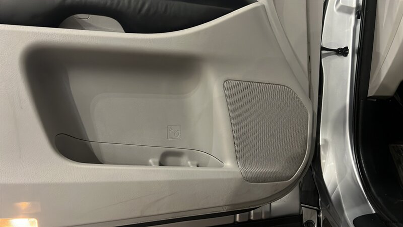 2015 Toyota Highlander XLE V6 - Photo 21 - Mesa, AZ 85201