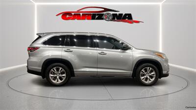 2015 Toyota Highlander XLE V6 - Photo 12 - Mesa, AZ 85201