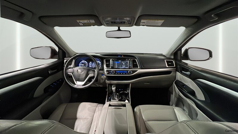 2015 Toyota Highlander XLE V6 - Photo 31 - Mesa, AZ 85201
