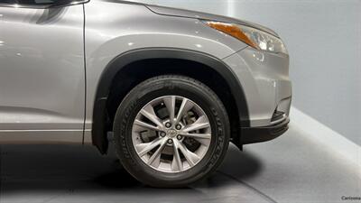 2015 Toyota Highlander XLE V6 - Photo 34 - Mesa, AZ 85201