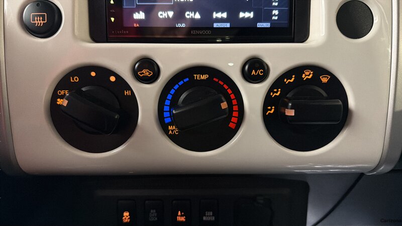 2010 Toyota FJ Cruiser - Photo 28 - Mesa, AZ 85201