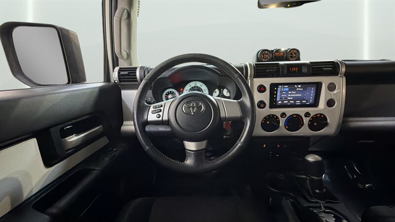 2010 Toyota FJ Cruiser - Photo 16 - Mesa, AZ 85201