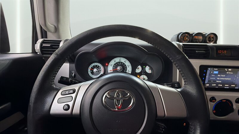 2010 Toyota FJ Cruiser - Photo 30 - Mesa, AZ 85201