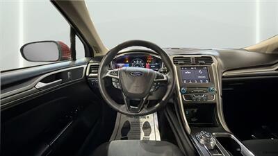 2017 Ford Fusion SE   - Photo 16 - Mesa, AZ 85201