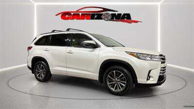 2017 Toyota Highlander XLE   - Photo 11 - Mesa, AZ 85201