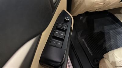 2017 Toyota Highlander XLE   - Photo 19 - Mesa, AZ 85201