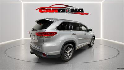2017 Toyota Highlander XLE - Photo 3 - Mesa, AZ 85201